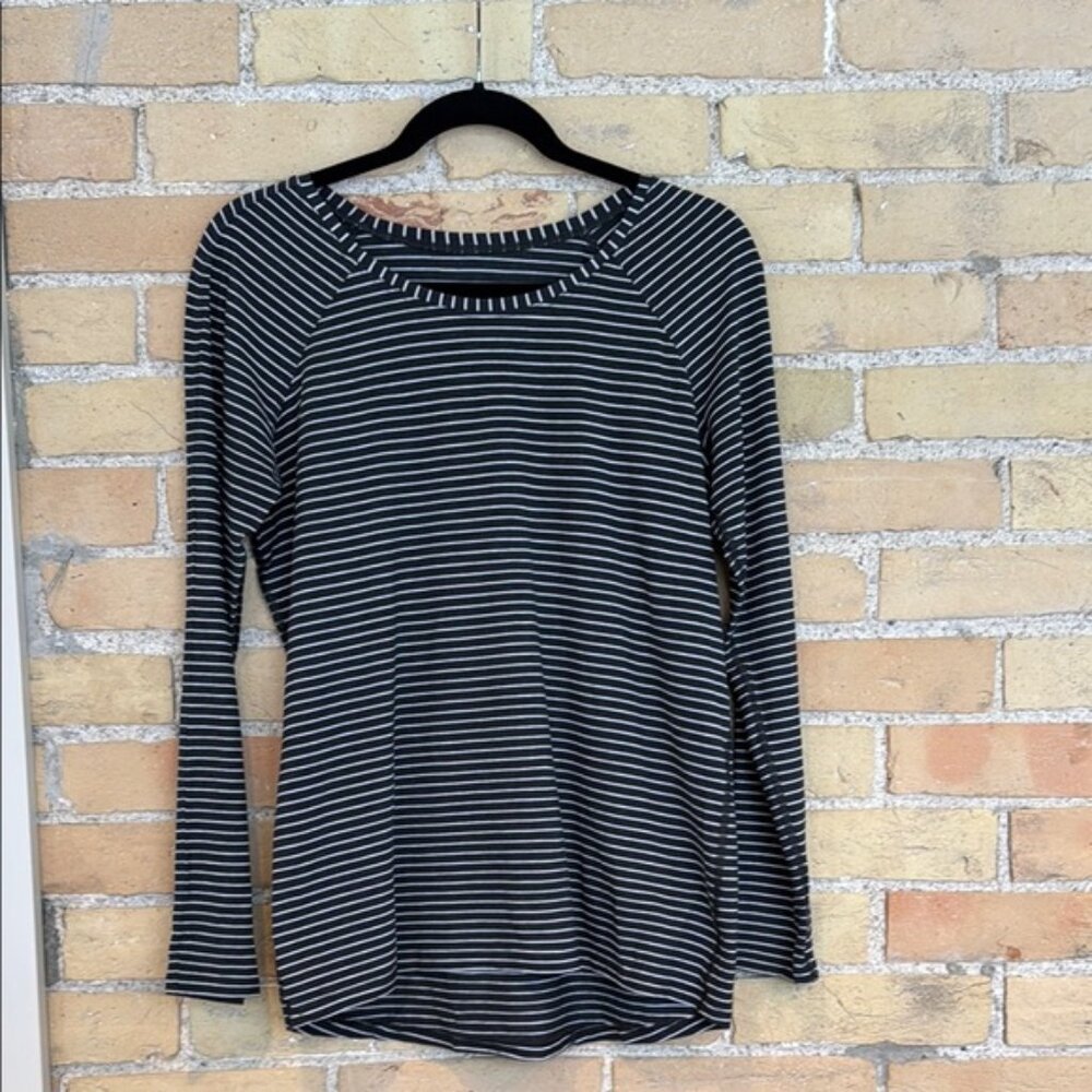 Lululemon Striped Black and White Women's Long Sleee